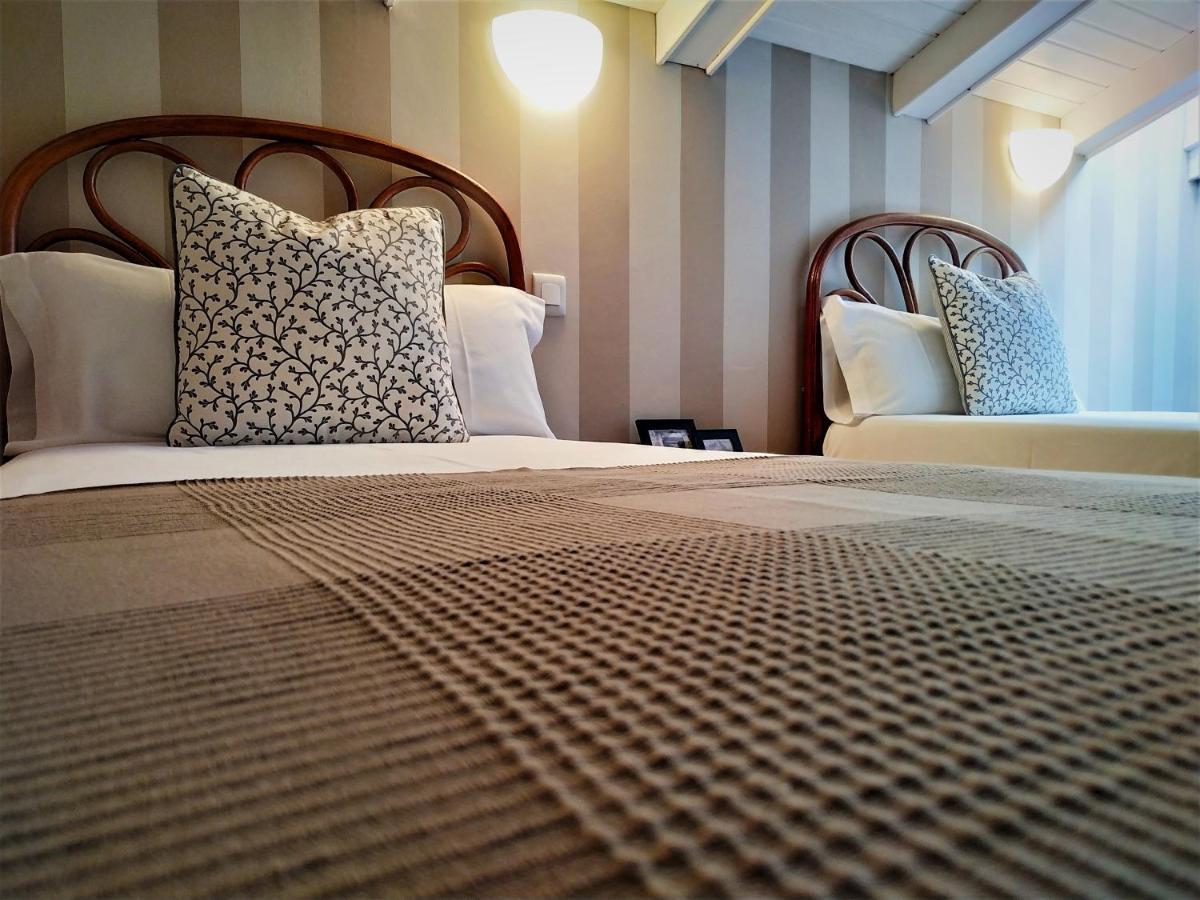 Family Room with Private Bathroom,999184686:JPEG